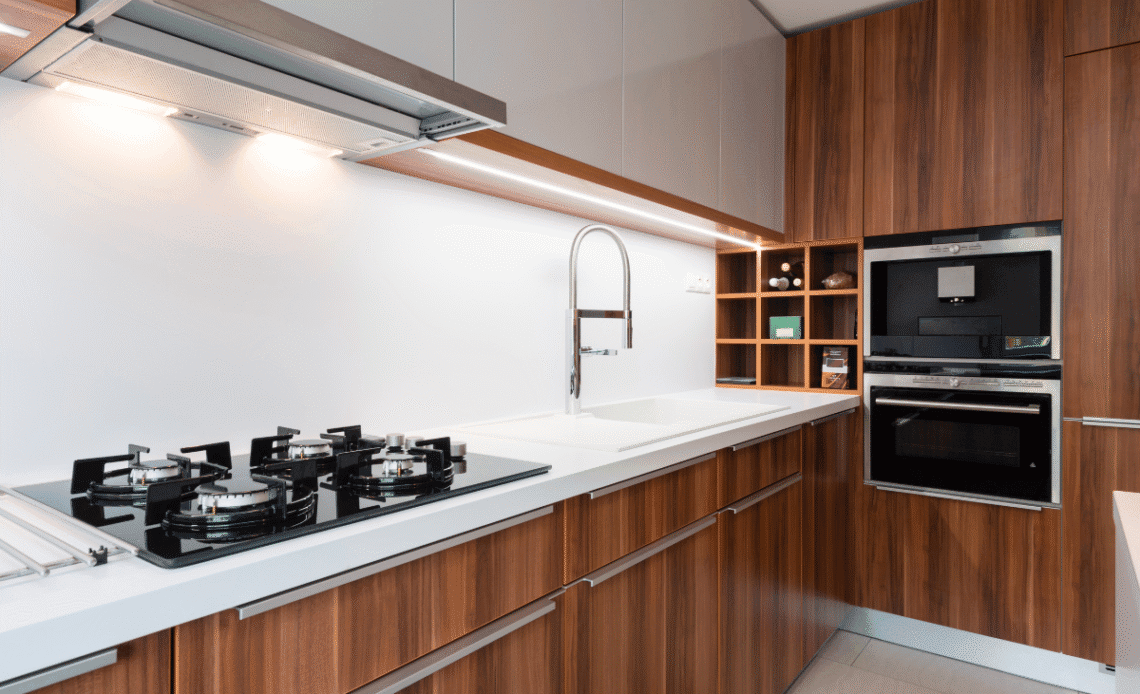 nowoczesna kuchnia drewniana minimalistyczna